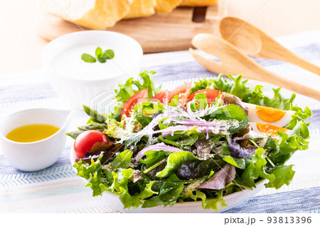 新鮮なサラダ 93813396