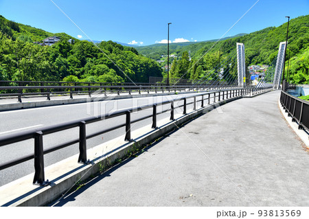 長野原諏訪大橋／白砂川より群馬大津駅方面を望む(群馬県長野原町)【2022.8】 93813569