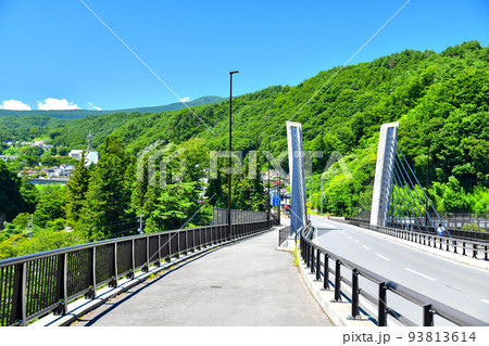 長野原諏訪大橋/白砂川より群馬大津駅方面を望む(群馬県長野原町)【2022.8】 長野原諏訪大橋/白砂川より群馬大津駅方面を望む(群馬県長野原町)【2022.8】 93813614