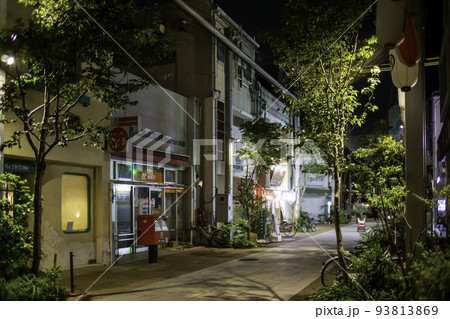 夜の福山本通商店街 福山船町郵便局 広島県福山市 夜の福山本通商店街 福山船町郵便局 広島県福山市 93813869