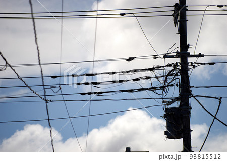 電線・電柱・シルエット・空・青空・雲 93815512