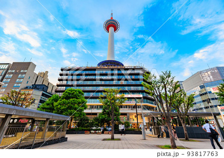 京都府　京都駅周辺の都市風景　京都タワー 93817763