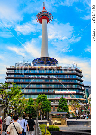 京都府　京都駅周辺の都市風景　京都タワー 93817765