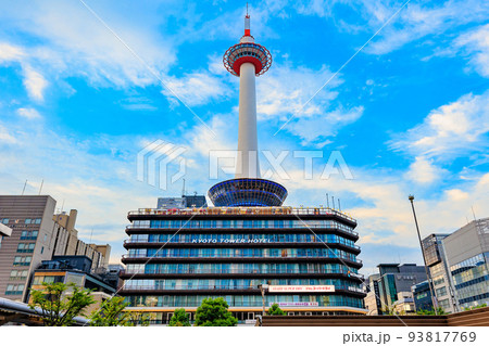 京都府　京都駅周辺の都市風景　京都タワー 93817769