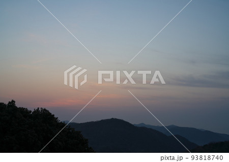 《岡山県》瀬戸内海国立公園 夕立受山から見る夜明け 93818740