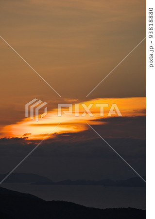 《岡山県》瀬戸内海国立公園 夕立受山から見る夜明け 93818880