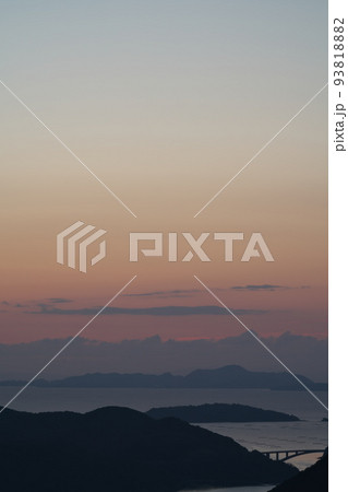 《岡山県》瀬戸内海国立公園 夕立受山から見る夜明け 93818882