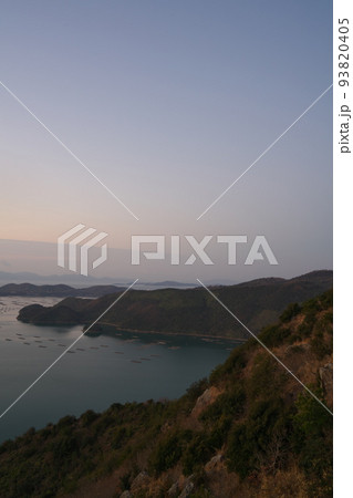 《岡山県》瀬戸内海国立公園 夕立受山から見る夜明け 《岡山県》瀬戸内海国立公園 夕立受山から見る夜明け 93820405