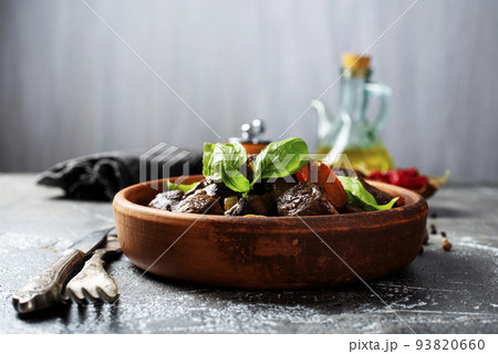 Fried chicken liver with onions and herbs 93820660