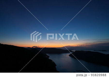 《岡山県》瀬戸内海国立公園 夕立受山から見る夜明け 93820988