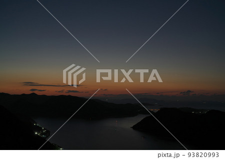《岡山県》瀬戸内海国立公園 夕立受山から見る夜明け 93820993
