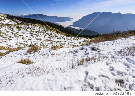 The snow covered most of the mountains and forests in Hehuan Mountain of Nantou, Taiwan. Taroko National Park is one of Taiwan's most popular tourist attractions. 93822495