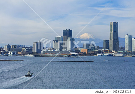 神奈川県/ 横浜スカイウォークから見る 横浜みなとみらい21地区と富士山 神奈川県/ 横浜スカイウォークから見る 横浜みなとみらい21地区と富士山 93822812