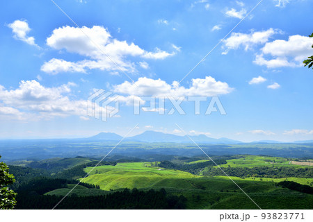 阿蘇五岳 阿蘇涅槃像 久住高原展望台から望む阿蘇五岳 大分県竹田市久住町久住 阿蘇五岳 阿蘇涅槃像 久住高原展望台から望む阿蘇五岳 大分県竹田市久住町久住 93823771