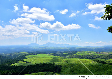 阿蘇五岳 阿蘇涅槃像 久住高原展望台から望む阿蘇五岳 大分県竹田市久住町久住 阿蘇五岳 阿蘇涅槃像 久住高原展望台から望む阿蘇五岳 大分県竹田市久住町久住 93823775