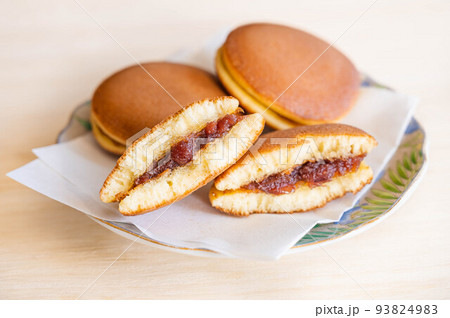 和菓子　どら焼き 93824983