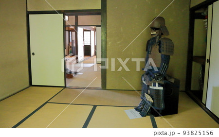甲冑武家屋敷に飾られた鎧兜 甲冑武家屋敷に飾られた鎧兜 93825156