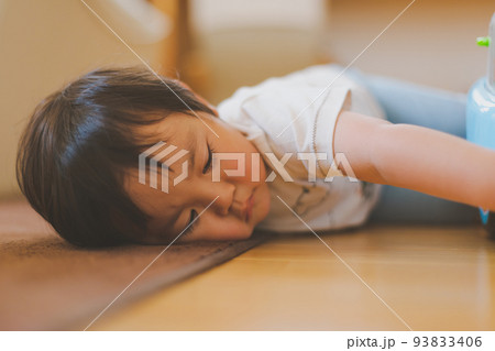2 years old 2 years old 93833406
