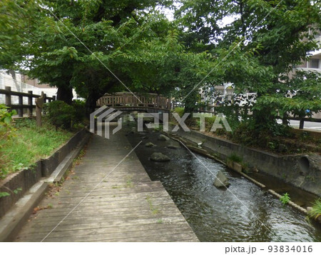 二ヶ領用水にかりょうようすい 川崎市  多摩川を水源  古い人工用水路   全長約32km　国の登録 93834016