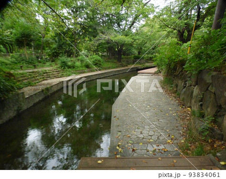 二ヶ領用水にかりょうようすい 川崎市  多摩川を水源  古い人工用水路   全長約32km　国の登録 93834061