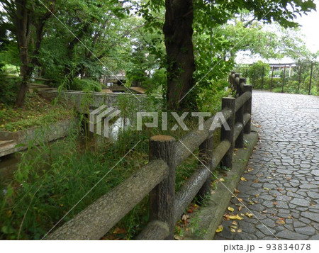 二ヶ領用水にかりょうようすい 川崎市 多摩川を水源 古い人工用水路 全長約32km 国の登録 二ヶ領用水にかりょうようすい 川崎市 多摩川を水源 古い人工用水路 全長約32km 国の登録 93834078