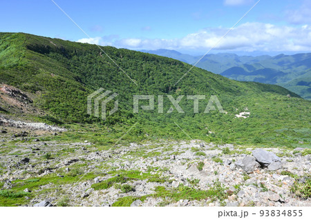 栃木県那須岳登山道から会津方面を見た風景 93834855