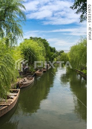 倉敷川中橋から高砂橋方面の眺め(岡山県-倉敷市) 倉敷川中橋から高砂橋方面の眺め(岡山県-倉敷市) 93834970