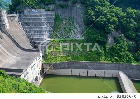 薗原ダム 薗原湖 ダム下の眺め 初夏の風景 薗原ダム 薗原湖 ダム下の眺め 初夏の風景 93835640