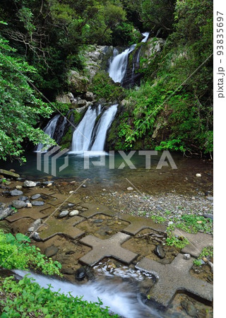 奄美大島　宇検村アランガチの滝 93835697