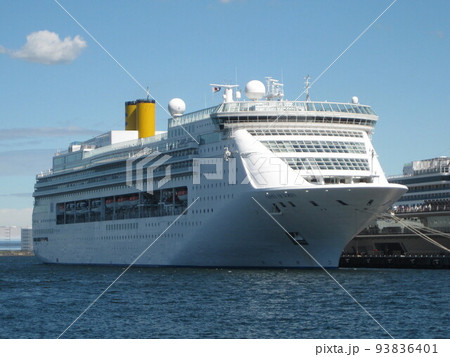 横浜大さん橋 Costa Victoria コスタヴィクトリア 93836401