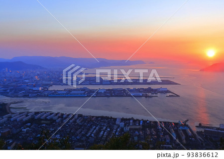 【香川県】屋島から見た瀬戸内海の夕景 93836612
