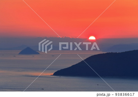 【香川県】屋島から見た瀬戸内海の夕景 93836617