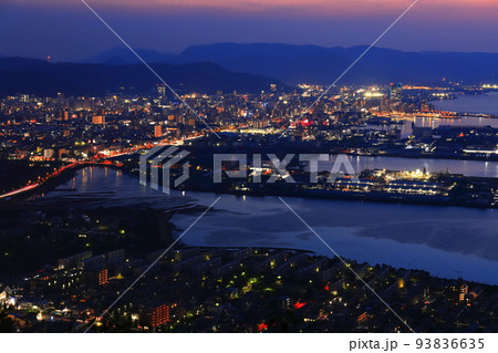 【香川県】屋島から見た高松市の夕景 93836635