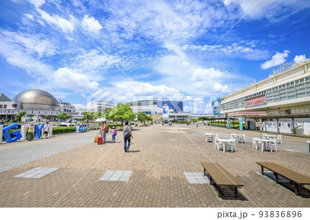 名古屋市 名古屋港水族館に訪れる人達 名古屋市 名古屋港水族館に訪れる人達 93836896