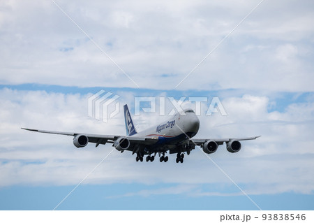 航空貨物・AIR CARGO/成田空港にまもなく着陸・ボーイング747・Nippon Cargo 93838546