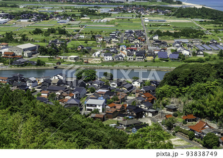 ハワイ風土記館からの眺め　橋津河口周辺の集落　鳥取県湯梨浜町 93838749