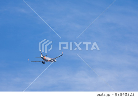 成田空港を離陸した飛行機・航空機・Jetstar AIR BUS A320 93840323