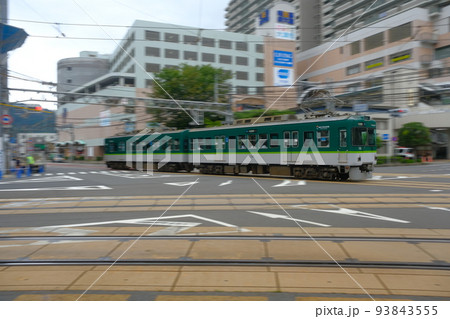 路面を走る京阪電車 路面を走る京阪電車 93843555