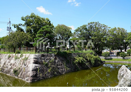 大阪 高槻 高槻城跡の天守台(初秋) 大阪 高槻 高槻城跡の天守台(初秋) 93844200