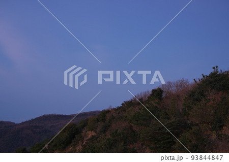 《岡山県》瀬戸内海国立公園 夕立受山から見る夜明け 93844847