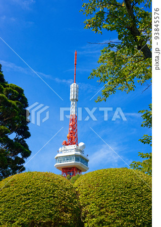 宇都宮タワーと青空 93845576