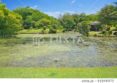 【衆楽園 (旧津山藩別邸庭園)】 岡山県津山市山北 【衆楽園 (旧津山藩別邸庭園)】 岡山県津山市山北 93846975