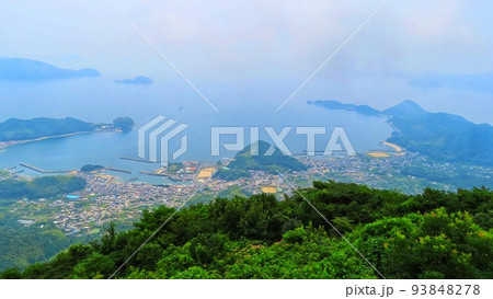 【山口県】周防大島の嵩山展望テラスから見える景色 93848278