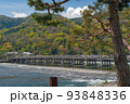 京都嵐山 渡月橋の春景色 93848336