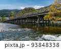 京都嵐山 渡月橋の春景色 93848338