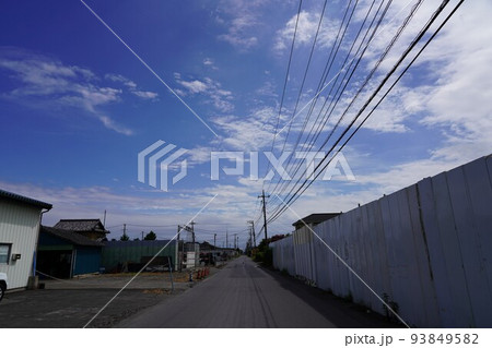 越谷陸軍飛行場の滑走路跡の道路 越谷陸軍飛行場の滑走路跡の道路 93849582