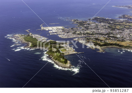 三浦半島の城ヶ島付近を空撮 三浦半島の城ヶ島付近を空撮 93851287