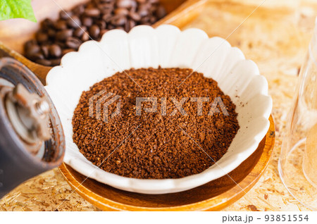 挽いたコーヒー豆　中細挽き 93851554