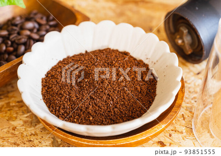 挽いたコーヒー豆　中細挽き 93851555