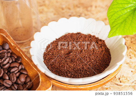 挽いたコーヒー豆　中細挽き 93851556